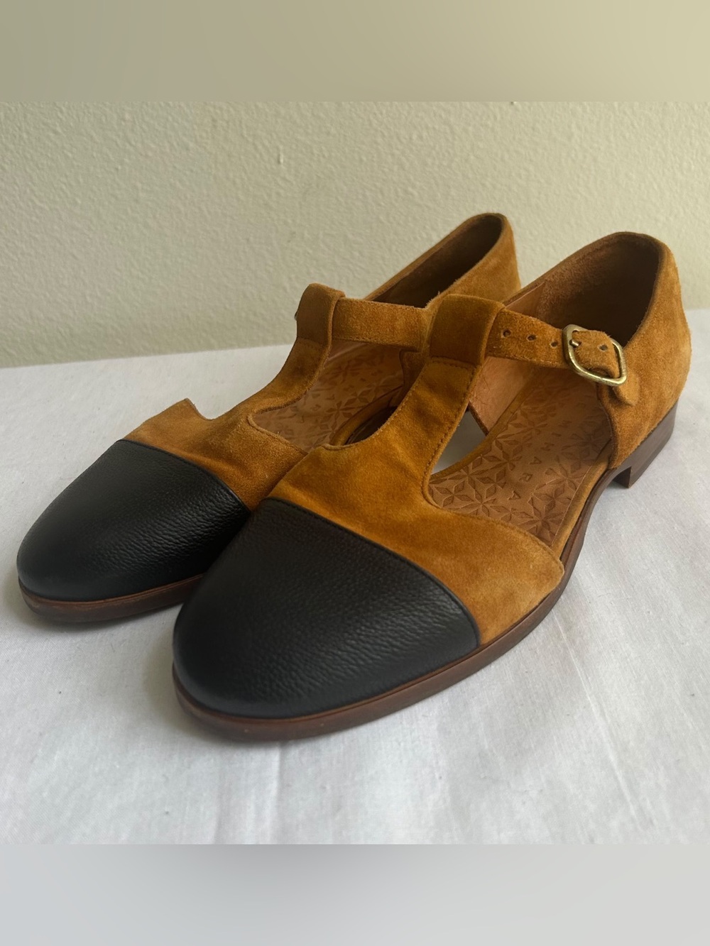 Chie Mihara Cognac Suede Cap Toe Mary Jane Flats 36.5